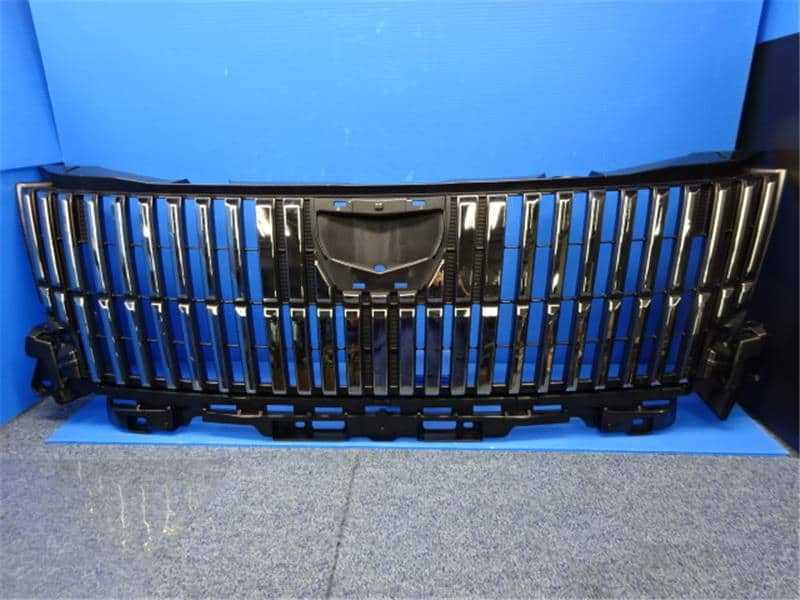 Grille TOYOTA Esquire 2017