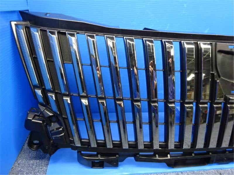 Grille TOYOTA Esquire 2017