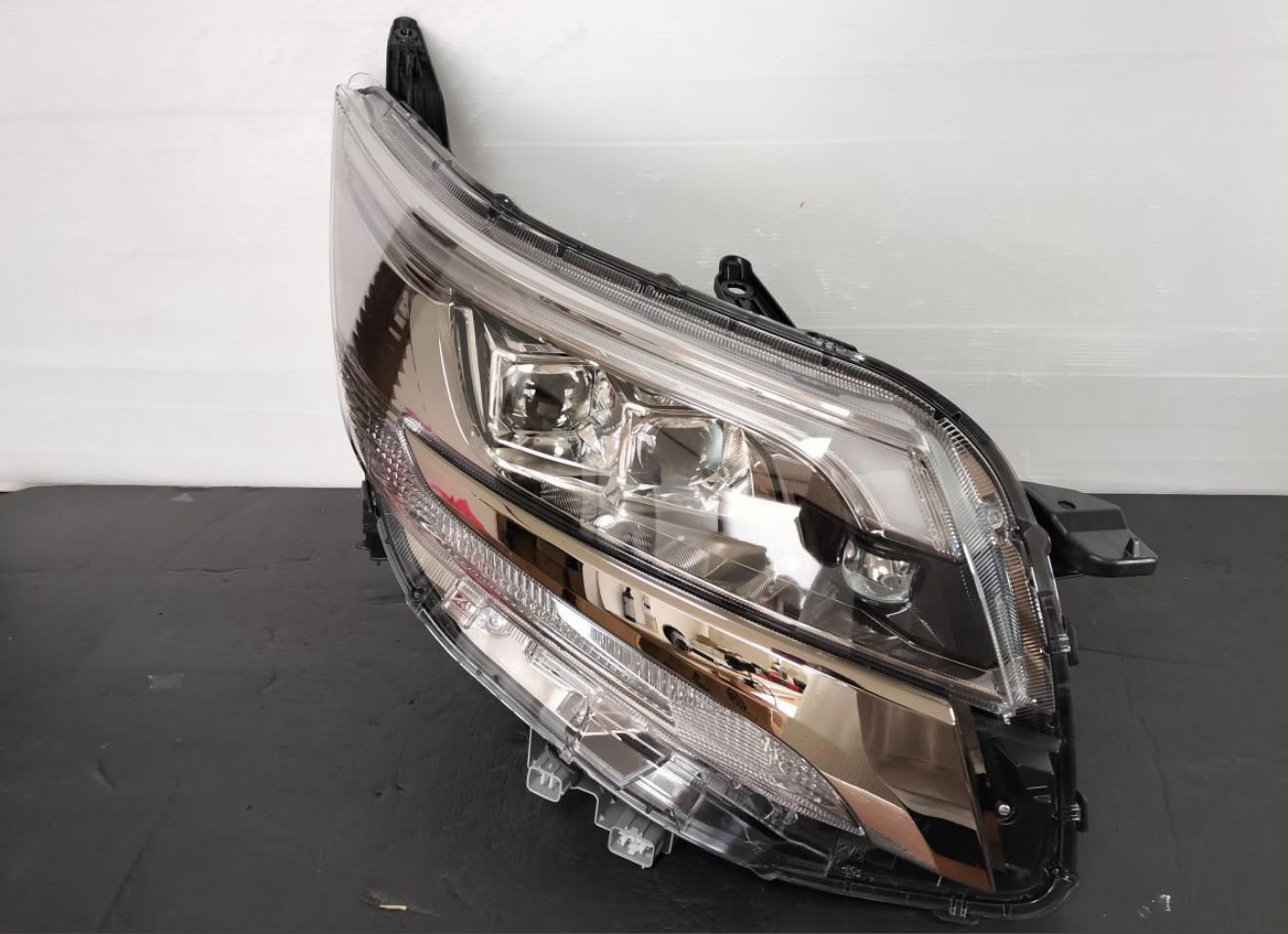 HEAD LIGHT ( Right )